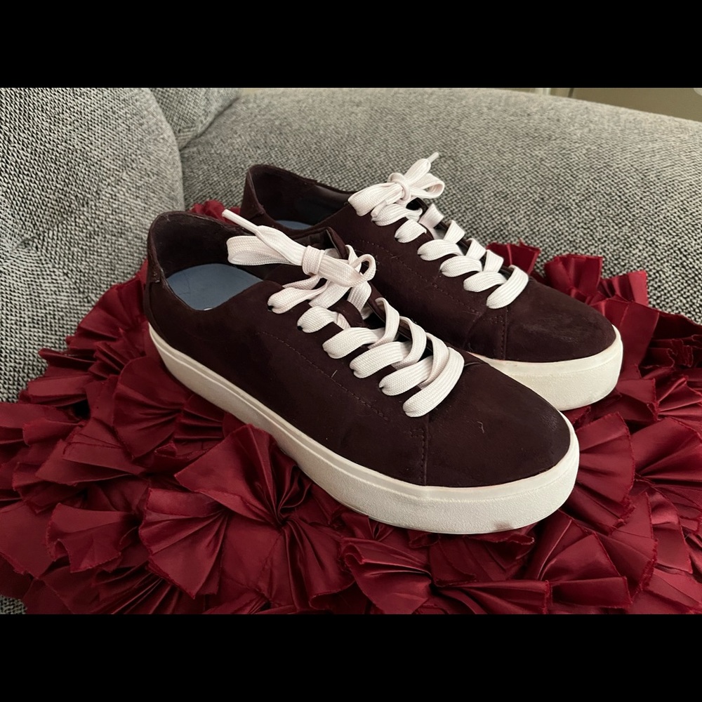 Dr. Scholls Be Free Maroon Size 7.5 Fashion Sneakers